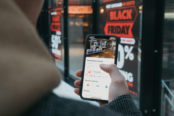 Cómo crear una buena estrategia en redes para el Black Friday y Cyber Monday